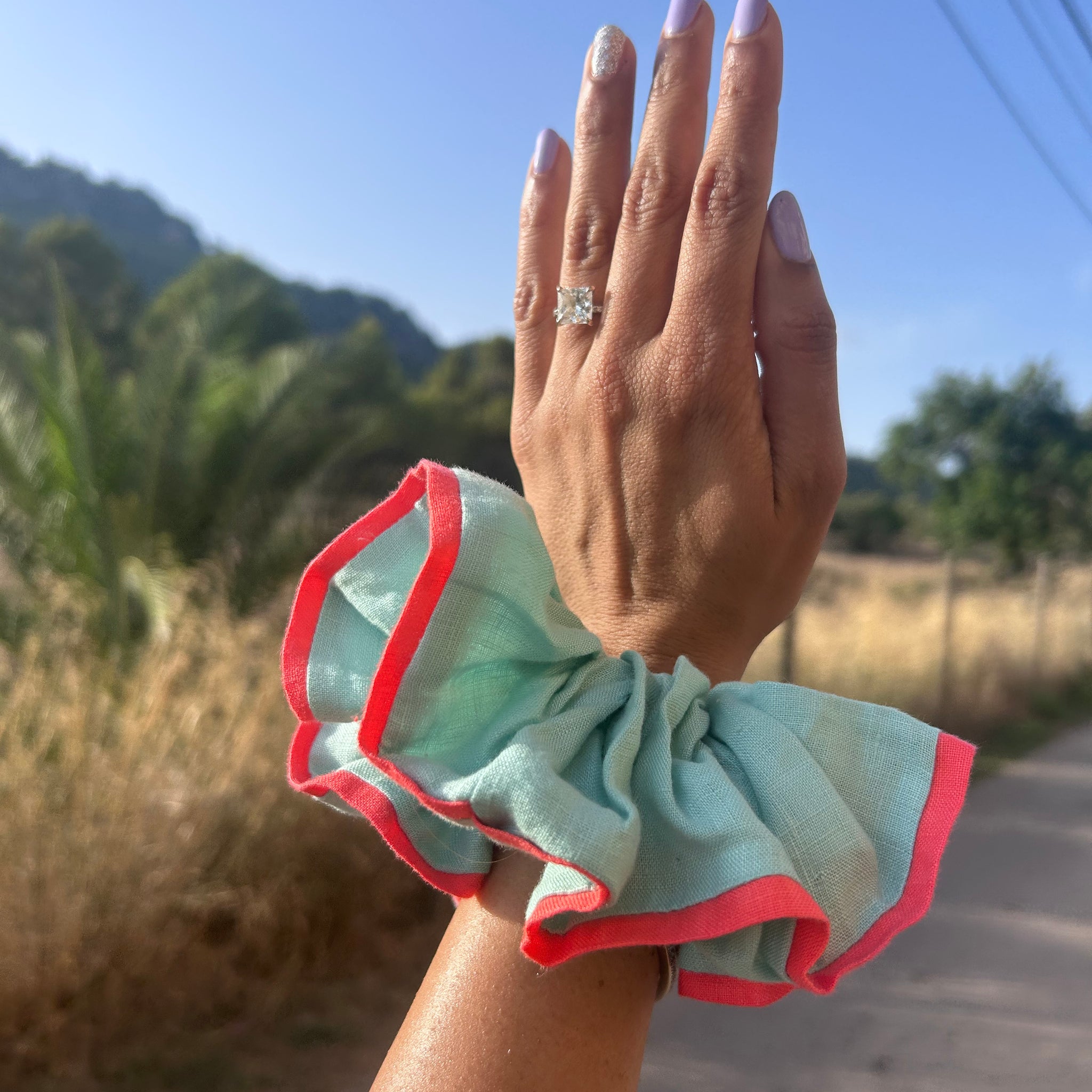 Kubwa scrunchie in linen