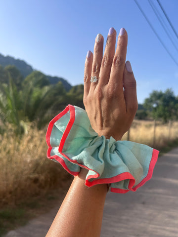 Kubwa scrunchie in linen